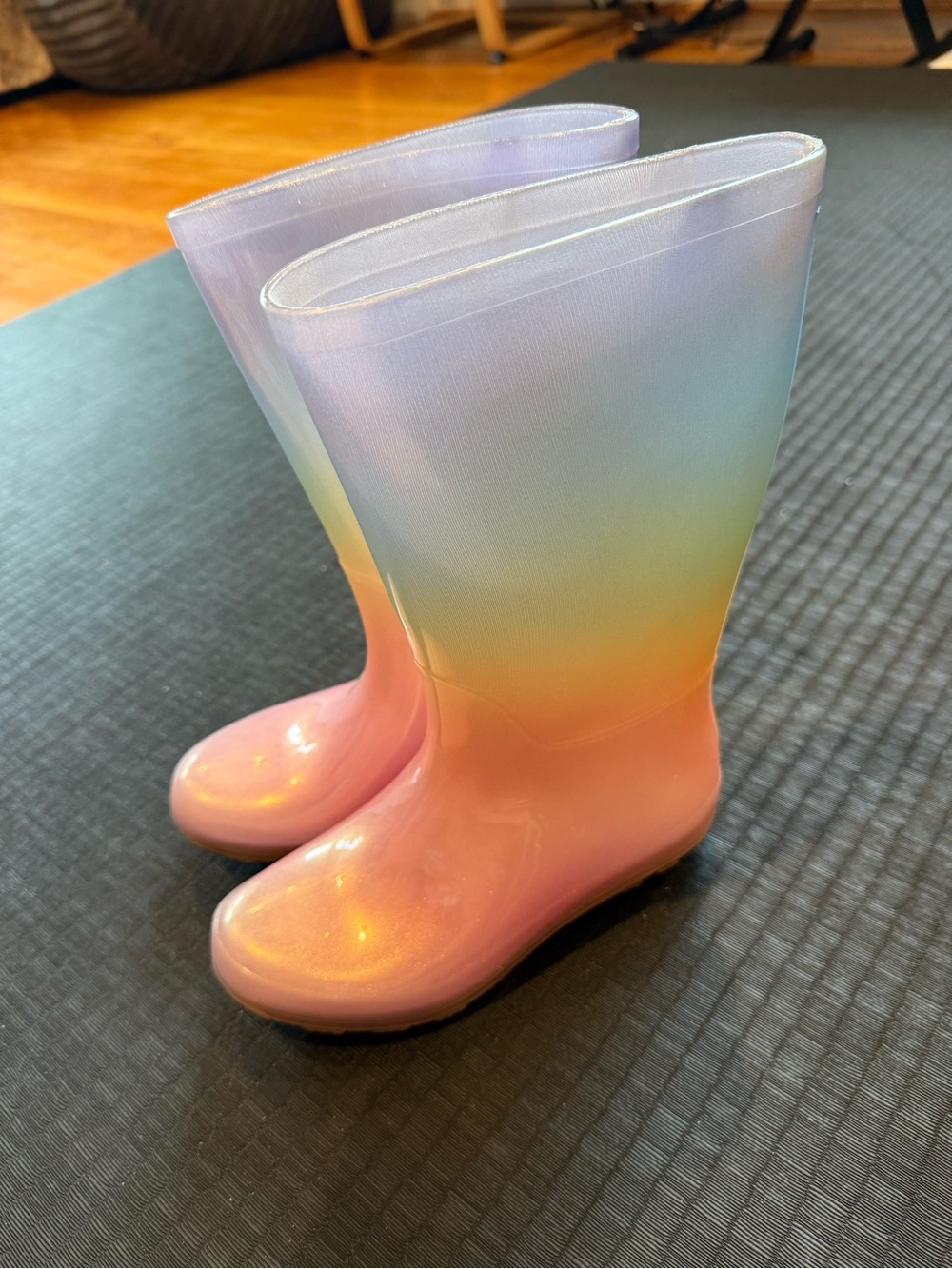 Cat & Jack Girls' Iridescent Pink to Pastel Rainbow Rain Boots